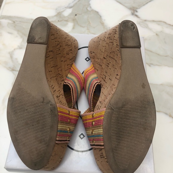 STEVE MADDEN MULTI COLORED STRETCHY WEDGE SANDALS W/BOX SZ-10 SUPER CUTE!! 🥰🥰 - Picture 5 of 5